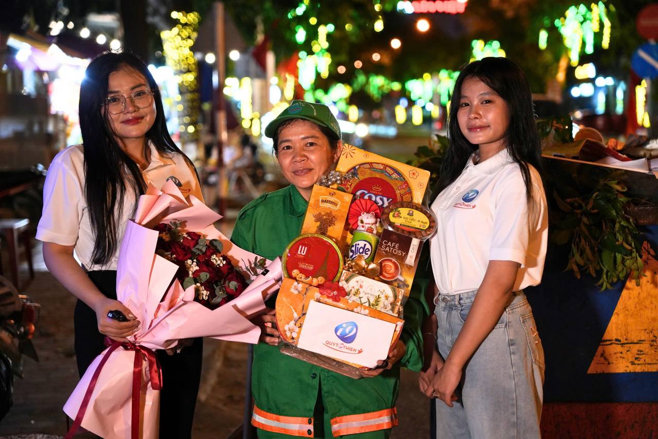 Biểu tượng hotline hỗ trợ khách hàng